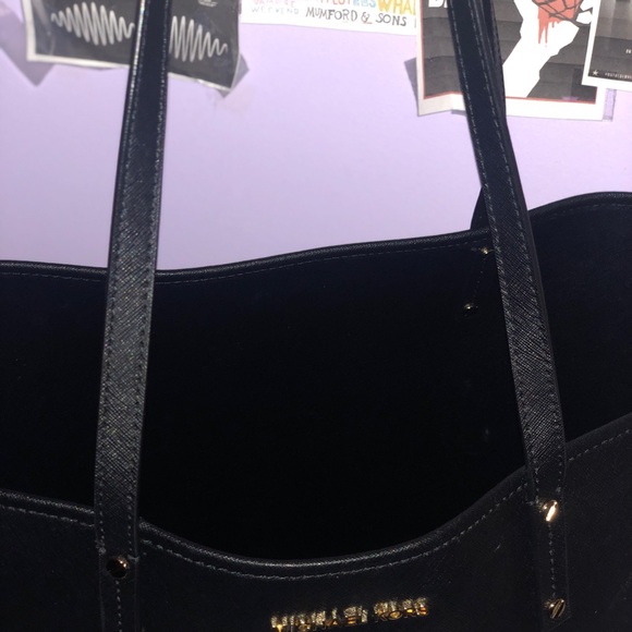 Black Micheal Kors tote - Picture 5 of 5